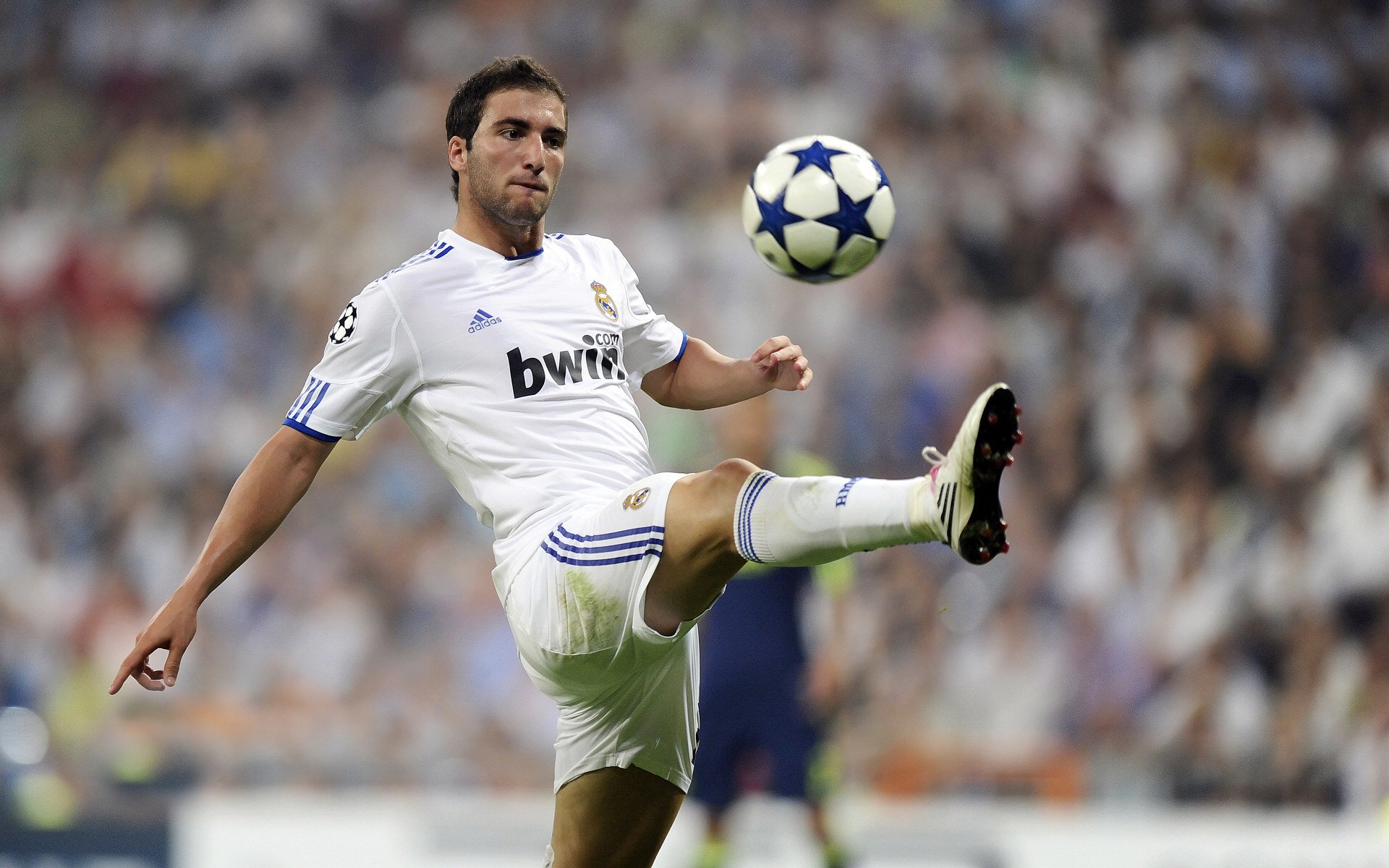 开云体育网站入口-“中超俱乐部引进外援潮：实力与挑战并存”，中超联赛外援大名单