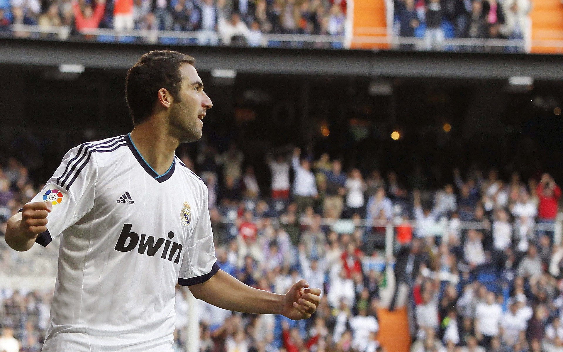 萨拉赫本赛季英超进球数破30，助攻榜领跑，萨拉赫英超mvp